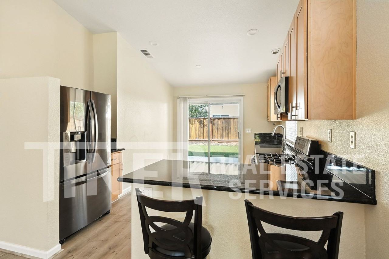 8956 Mandalay Way - Photo 3 of 22