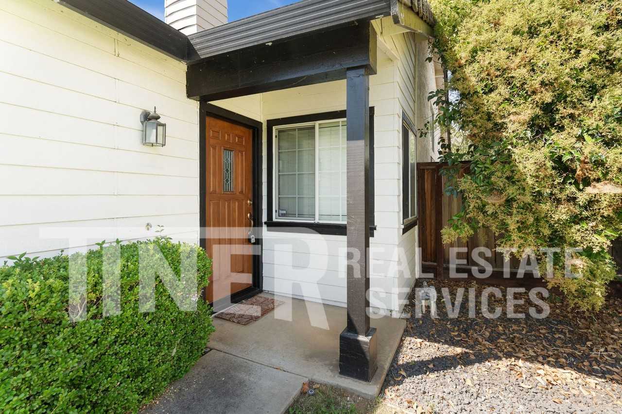 8956 Mandalay Way - Photo 6 of 22