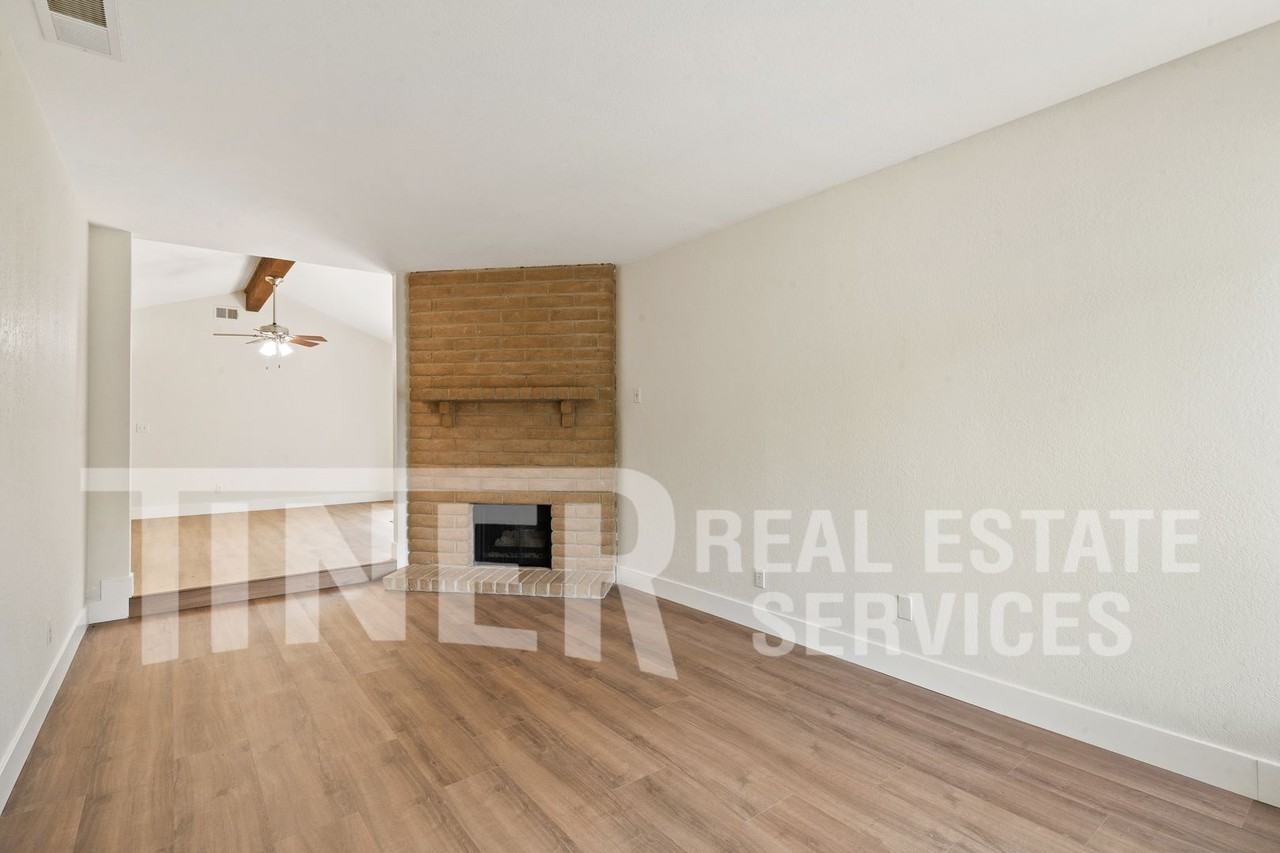 9140 Nasreen Dr - Photo 2 of 21