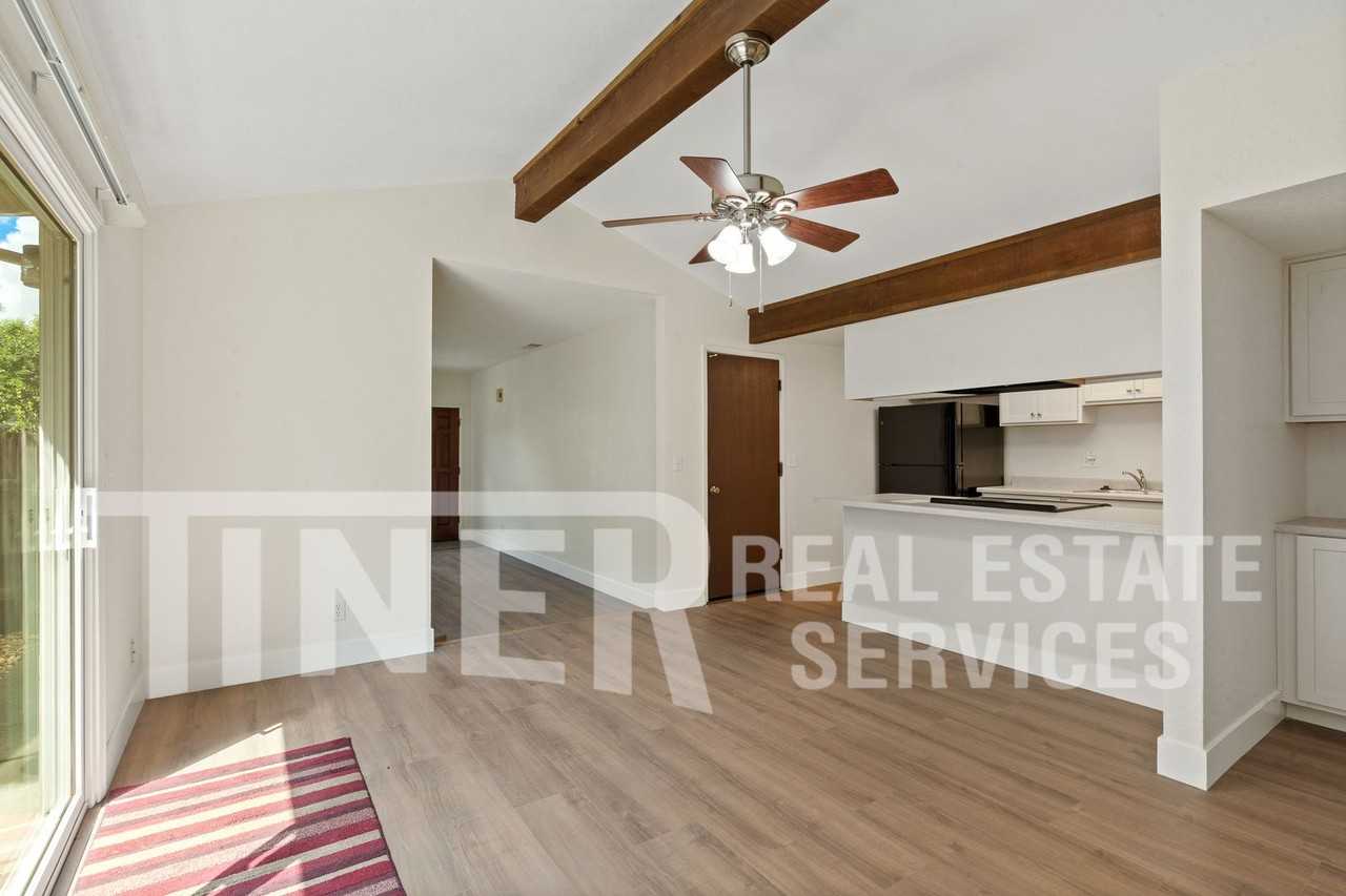 9140 Nasreen Dr - Photo 3 of 21