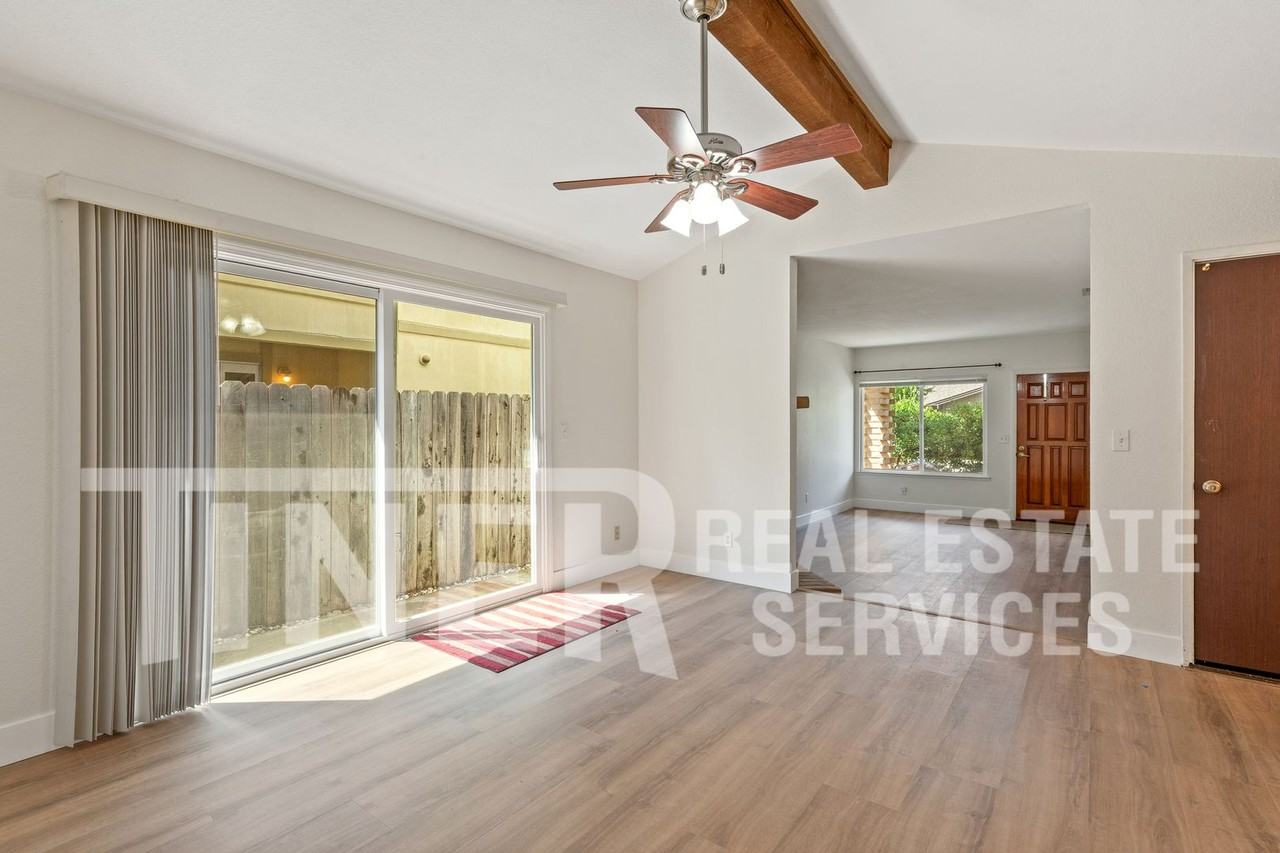 9140 Nasreen Dr - Photo 6 of 21