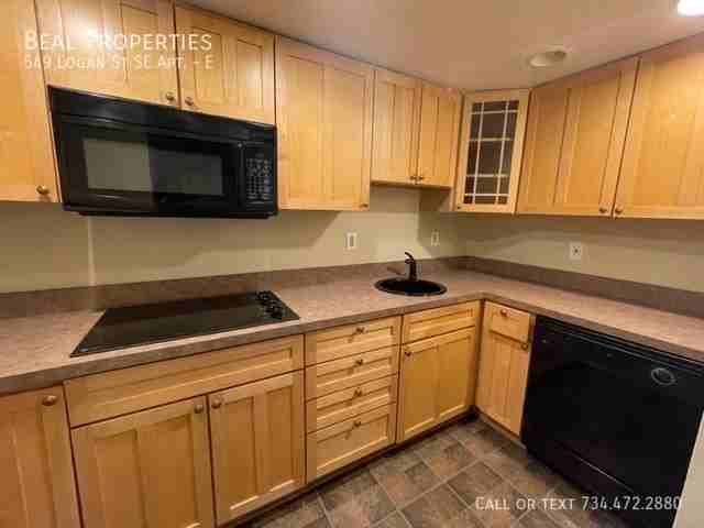 549 Logan St Se #E - Photo 7 of 14