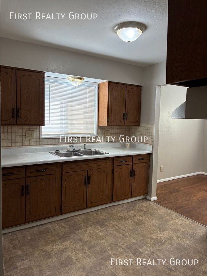 2526 Kennedy Ave - Photo 7 of 11