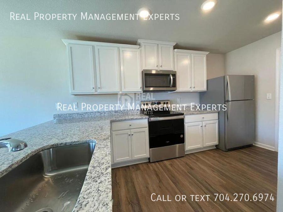 8104 Derby Woods Ln - Photo 2 of 12