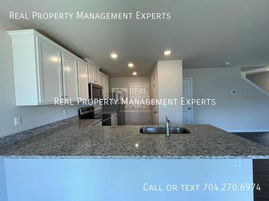 8104 Derby Woods Ln - Photo 3 of 12