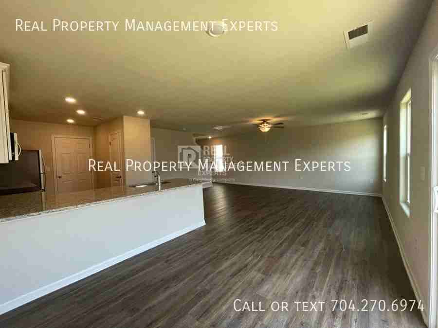 8104 Derby Woods Ln - Photo 4 of 12