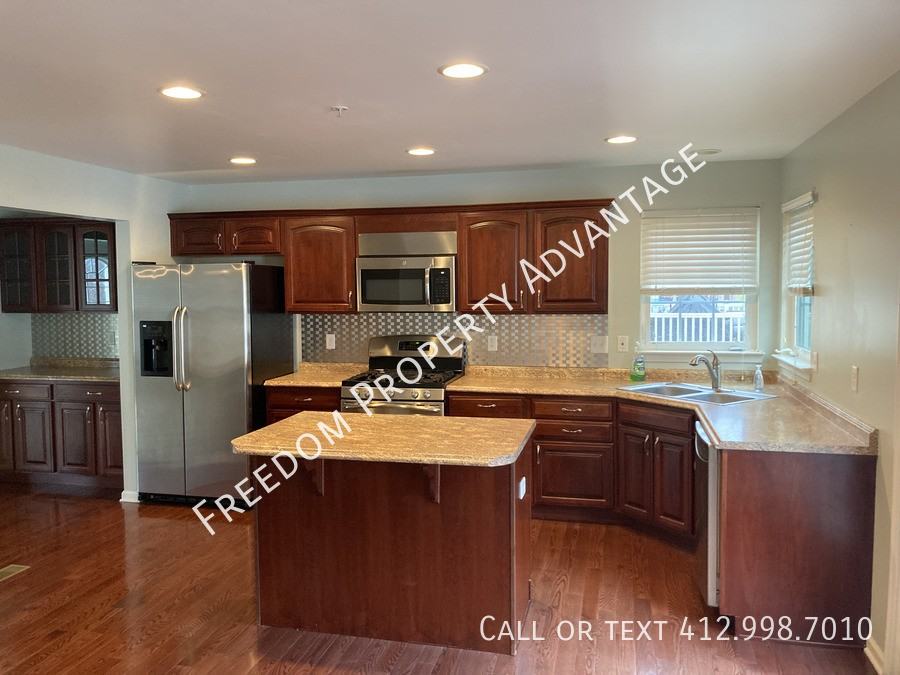 333 Maple Ridge Dr - Photo 2 of 15