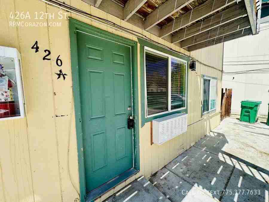 426A 12th St - Photo 2 of 12