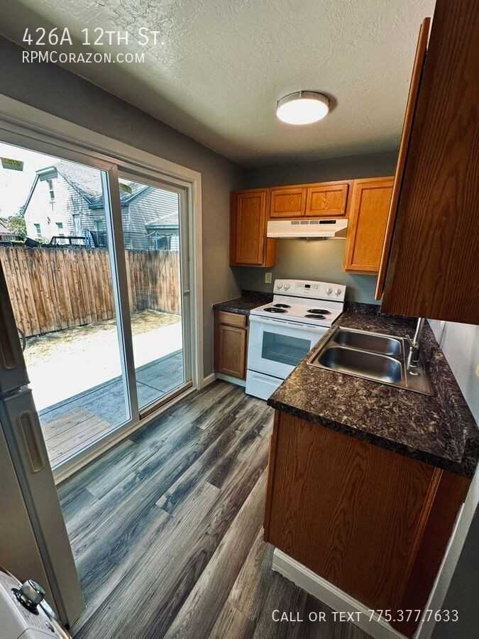 426A 12th St - Photo 4 of 12