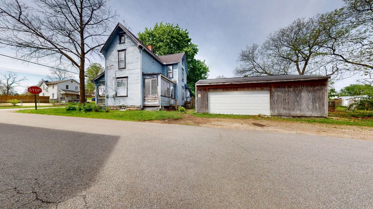 147 Ford St - Photo 2 of 12