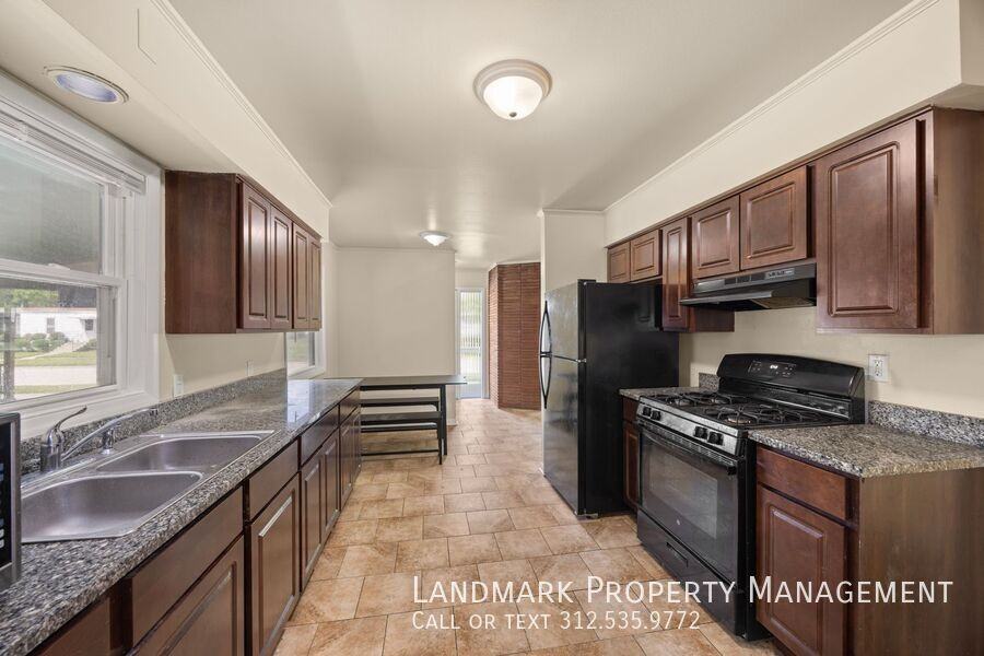 3619 216th Pl - Photo 2 of 33