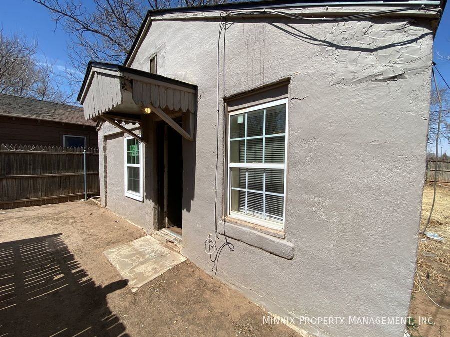 1920 20th St #2 - Photo 2 of 23