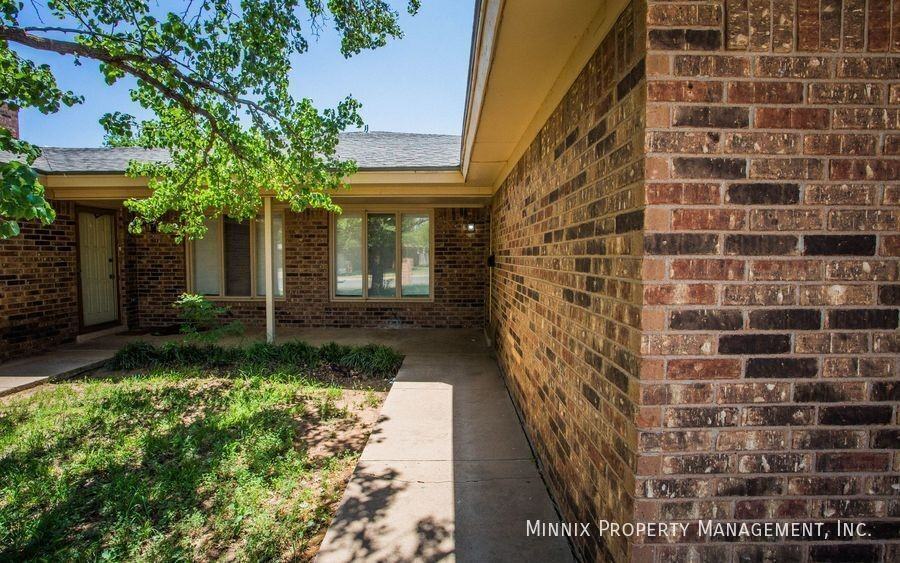 5807 2nd St - Photo 2 of 36