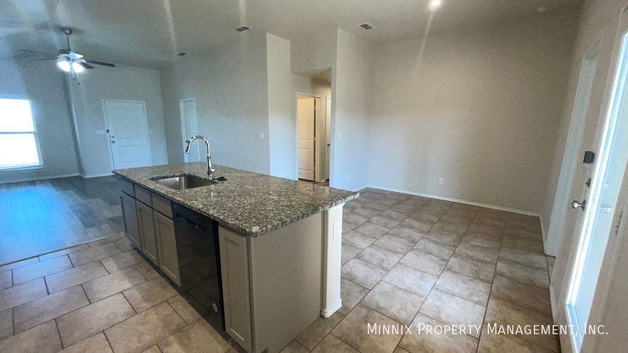 2118 143rd St - Photo 7 of 35