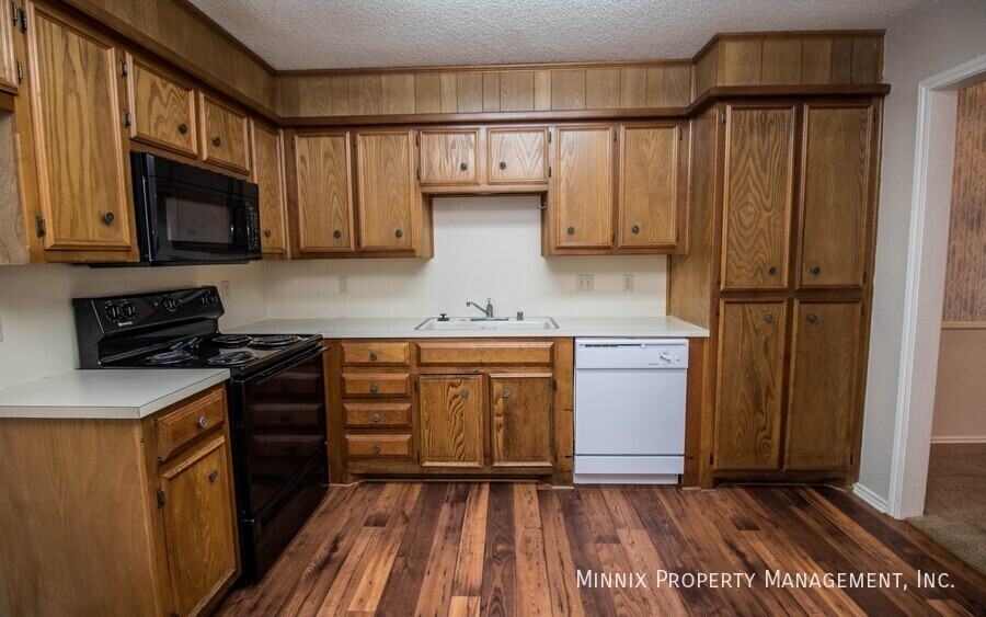 5805 2nd St - Photo 7 of 21