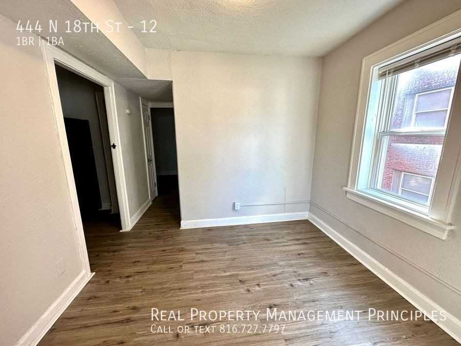444 N 18th St #12 - Photo 4 of 10