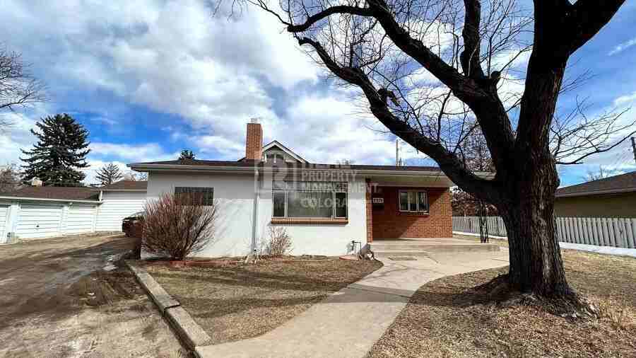 5370 S Windermere St - Photo 2 of 25