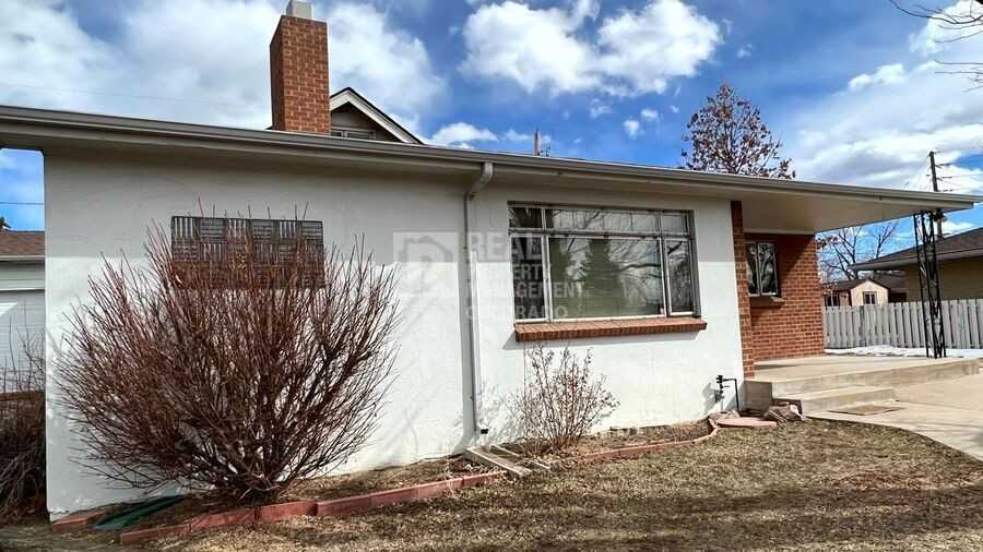 5370 S Windermere St - Photo 3 of 25