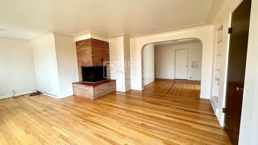 5370 S Windermere St - Photo 4 of 25