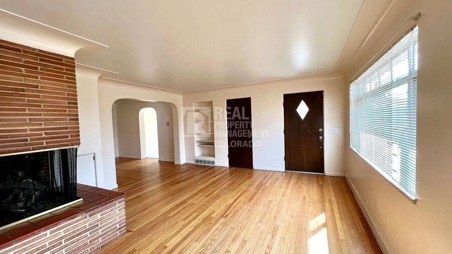 5370 S Windermere St - Photo 5 of 25