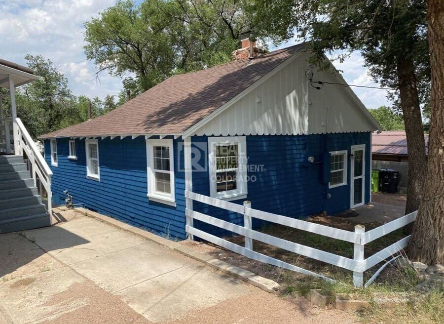 322 Terrace Pl - Photo 2 of 19