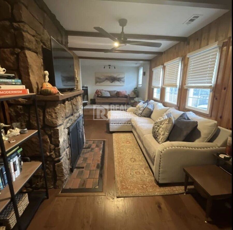 322 Terrace Pl - Photo 6 of 19