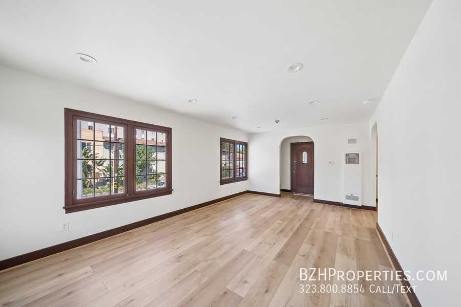 7946 Fountain Ave - Photo 3 of 21
