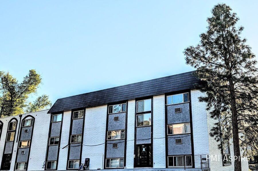 1065 Saulsbury St #201