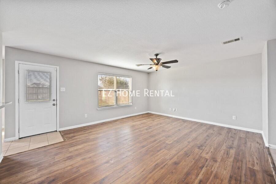 16267 Silver Wing Ln - Photo 2 of 28