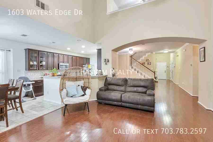 1603 Waters Edge Dr - Photo 7 of 17