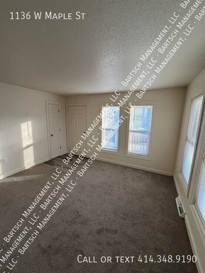 1136 W Maple St - Photo 3 of 12