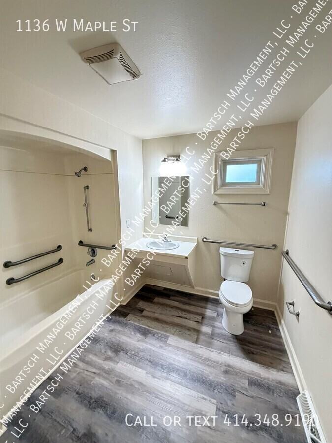 1136 W Maple St - Photo 7 of 12