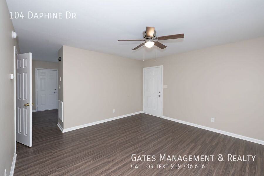 104 Daphine Dr - Photo 3 of 24