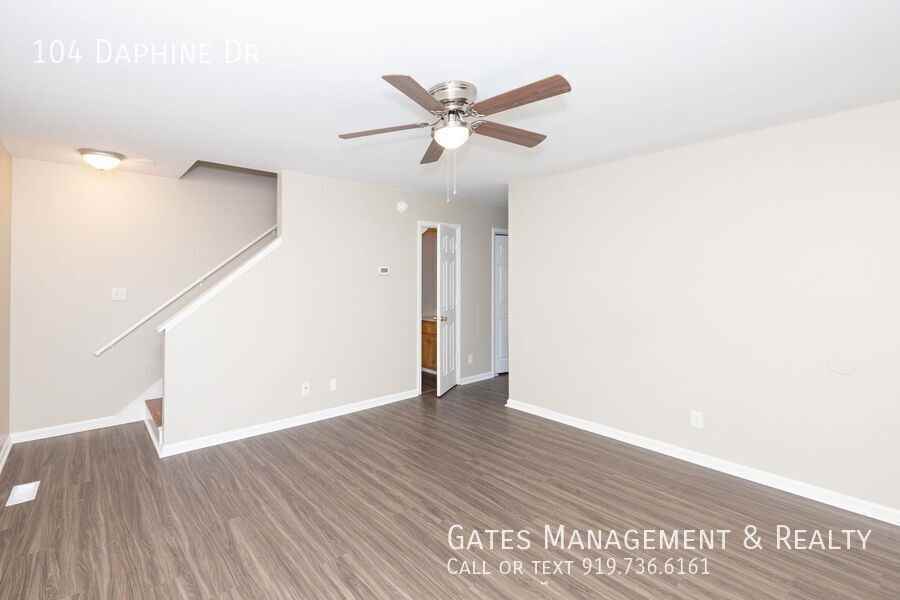 104 Daphine Dr - Photo 5 of 24