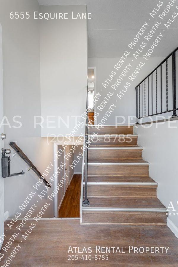 6555 Esquire Ln - Photo 6 of 40