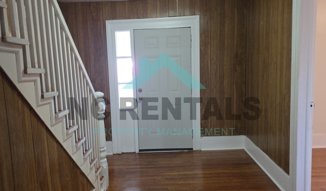 8201 Stokesdale St - Photo 3 of 32