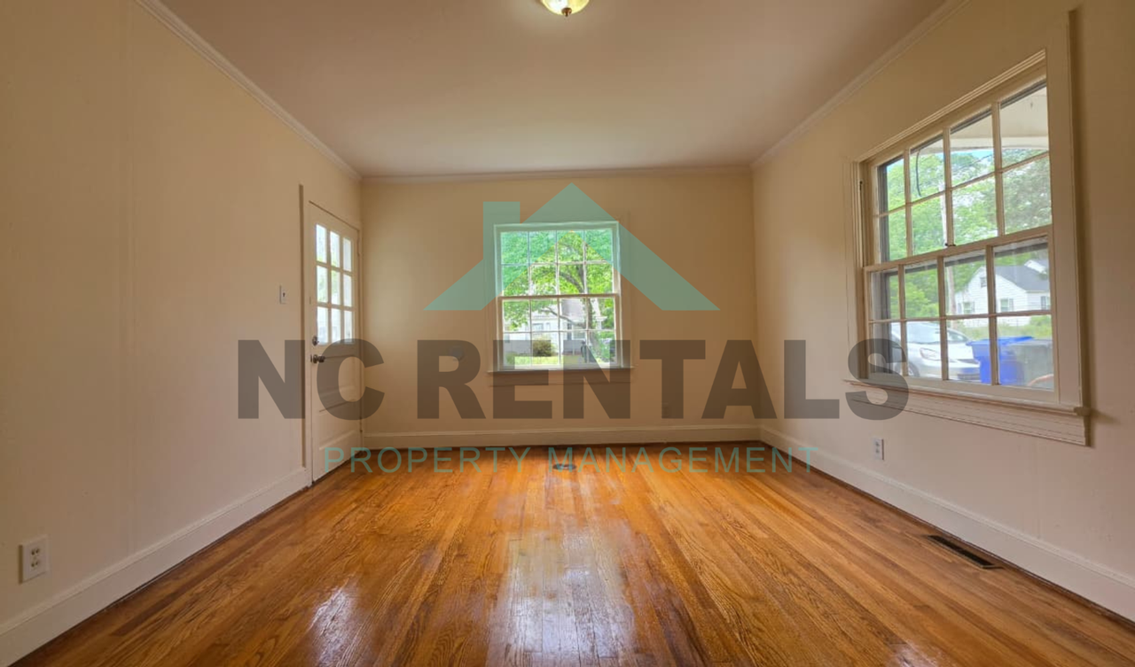 1313 Holman St - Photo 4 of 25