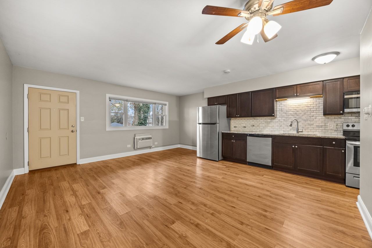 6634 W Windsor Ave #8 - Photo 3 of 10