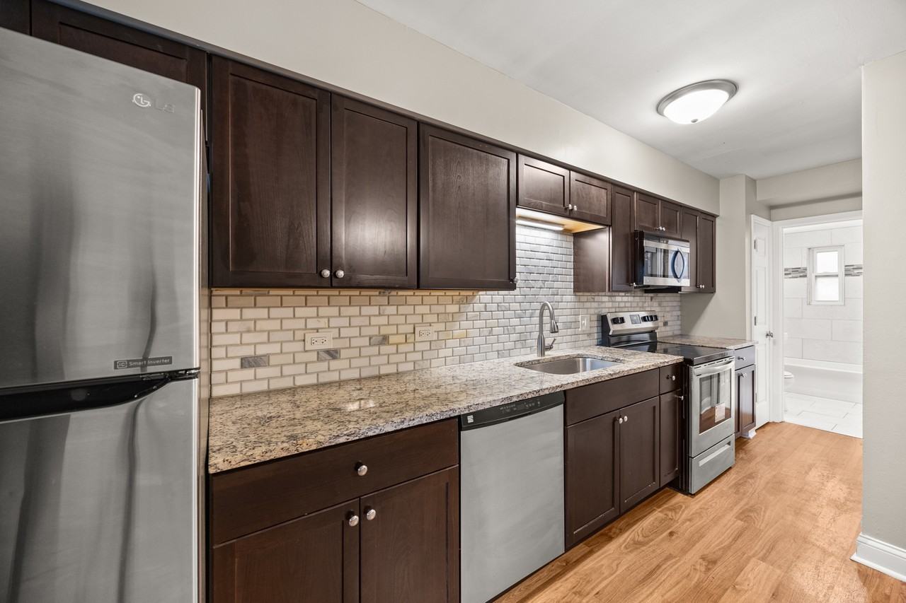 6634 W Windsor Ave #8 - Photo 5 of 10