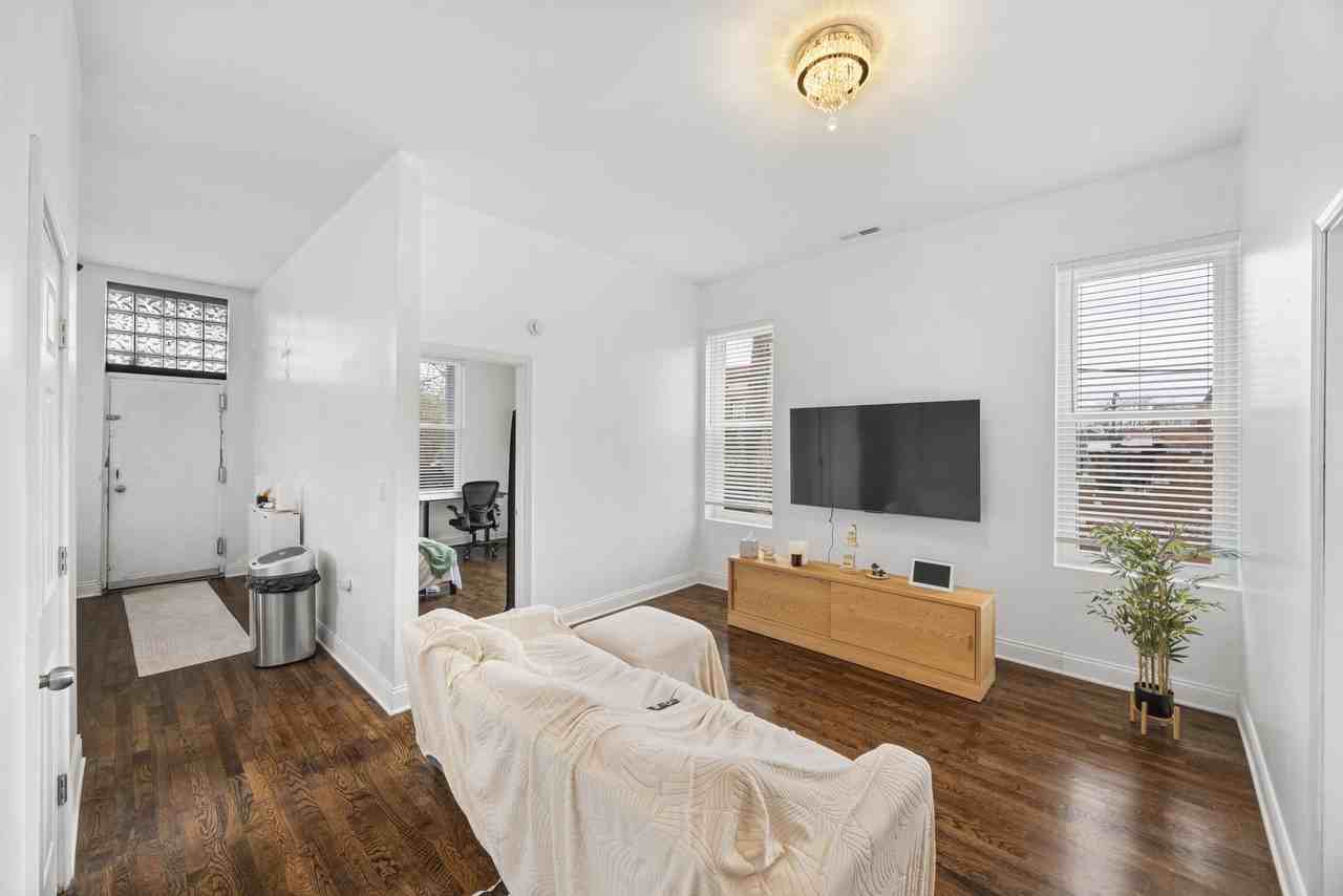 2228 S Wood St #2 - Photo 2 of 12