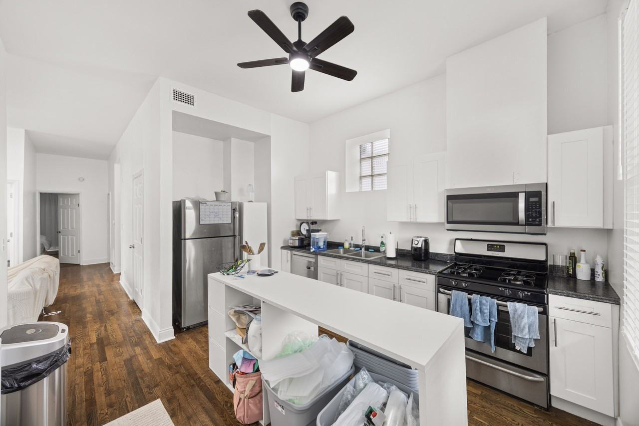 2228 S Wood St #2 - Photo 5 of 12