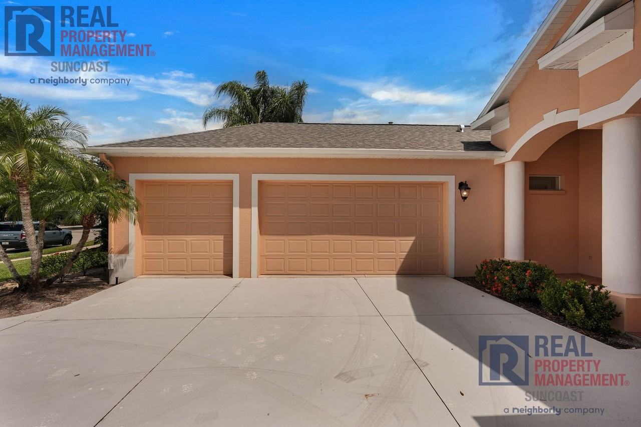 652 Planters Manor Way - Photo 3 of 47