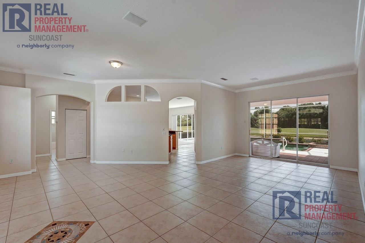 652 Planters Manor Way - Photo 6 of 47