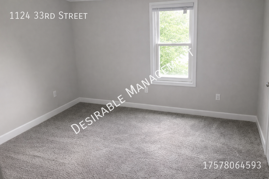 1124 33rd St - Photo 4 of 6