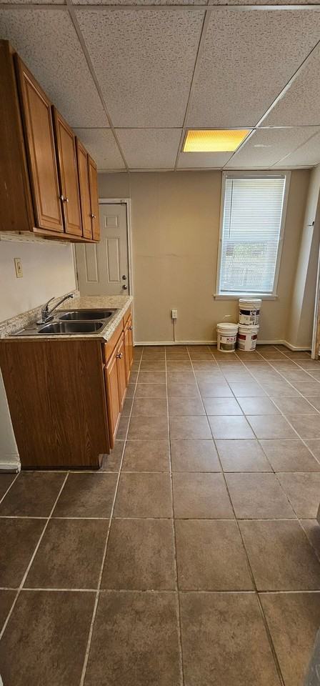 1301 N Milton Ave - Photo 4 of 11