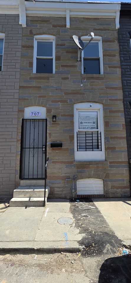 707 N Port St - Photo 2 of 8