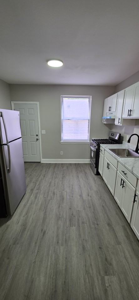 707 N Port St - Photo 3 of 8