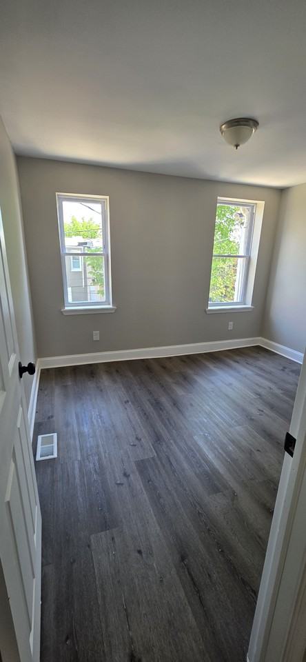 707 N Port St - Photo 5 of 8