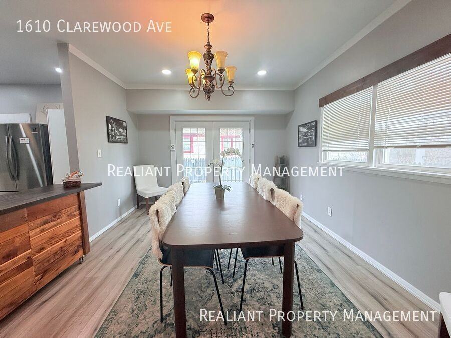 1610 Clarewood Ave - Photo 5 of 27