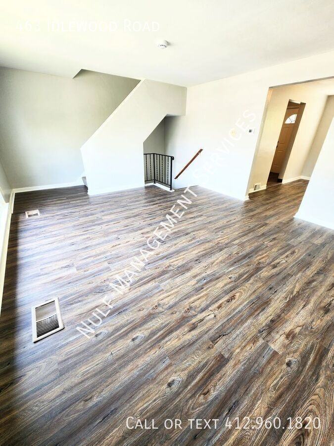 463 Idlewood Rd - Photo 2 of 10